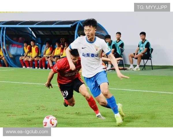 以足球刘洋为例探讨中超联赛球员成长路径与职业生涯规划